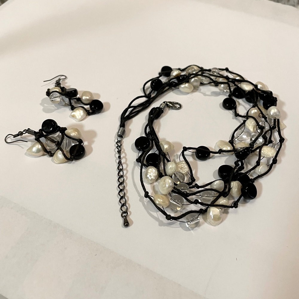 Black and white pebble necklace